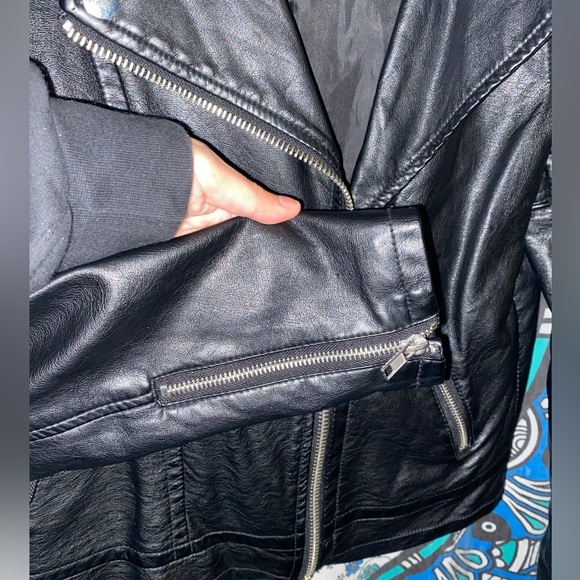 Forever 21 Black Leather Motorcycle Jacket with Notched Lapel - Picture 4 of 5